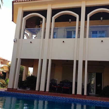 villa térangart saly Kültér fotó