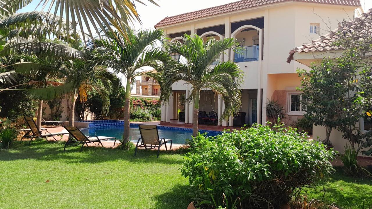 villa térangart saly Kültér fotó