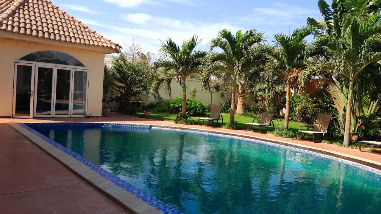 villa térangart saly Kültér fotó